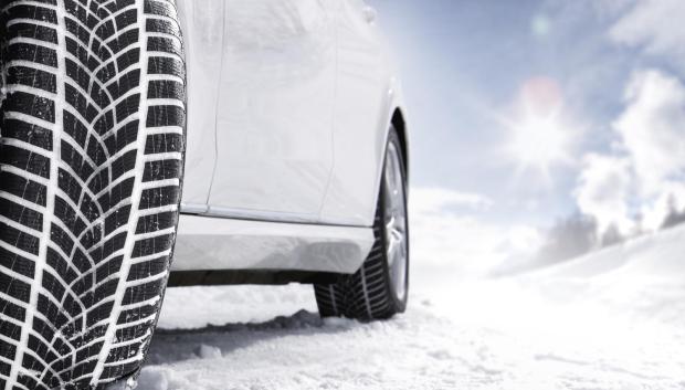 Los neumáticos M+S ofrecen el mismo agarre y duración en verano e invierno