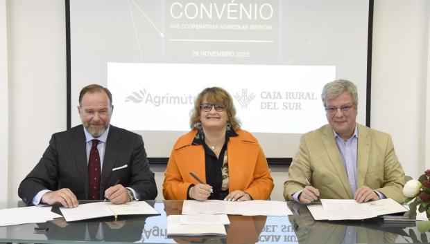 Firma de los acuerdos de Caja Rural del Sur con las Cooperativas financieras portuguesas