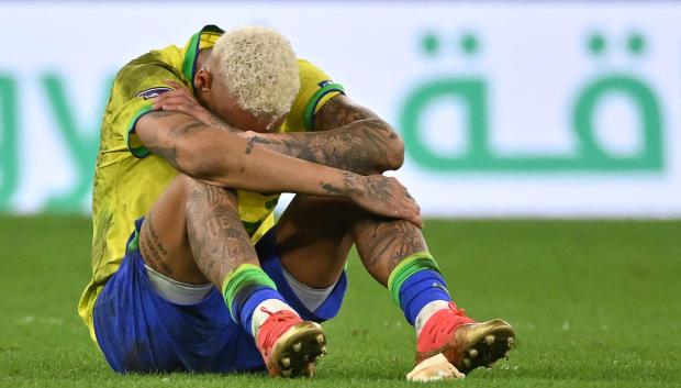 Neymar desconsolado tras la eliminación
