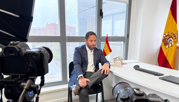Ignacio Garriga durante la entrevista con El Debate, en la sede nacional de Vox