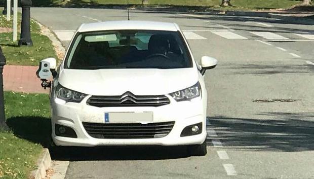 Los Velolaser también pueden fijarse al coche con un sistema imanes o ventosas