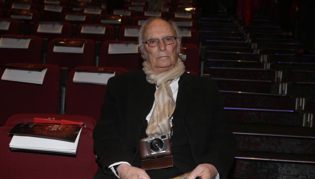 El director Carlos Saura durante la ceremonia de entrega de los 33º premios Goya, en 2018