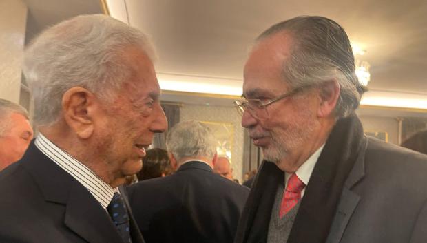 Mario Vargas Llosa y Miguel Henrique Otero