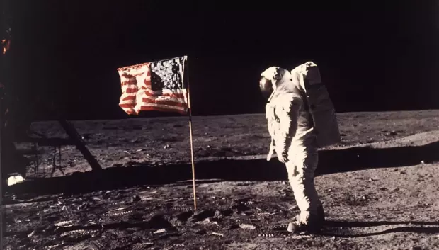 Esta foto de Buzz Aldrin en la Luna fue tomada por Armstrong y grabada en un carrete de Kodak