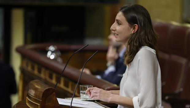 La diputada de Unidas Podemos Lucía Muñoz Dalda interviene en el debate de la moción de censura de VOX