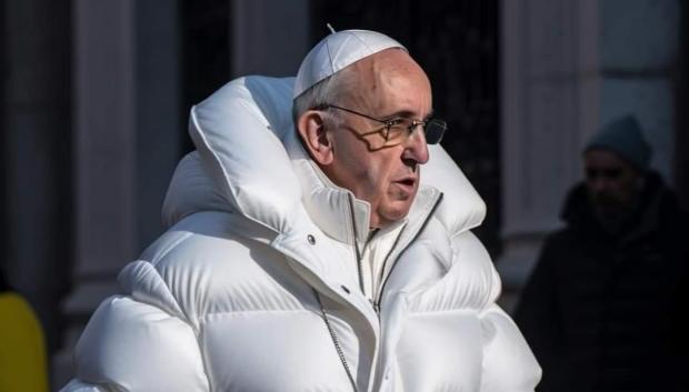 El Papa Francisco, portando un abrigo de plumas blanco, en el montaje hecho con IA