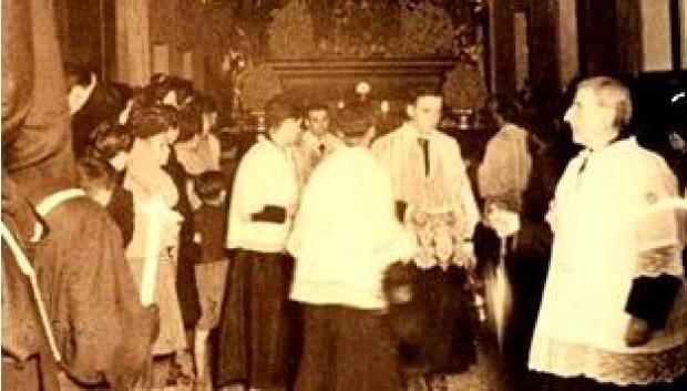 La procesión de 1951, con El Chocolatero en primer plano