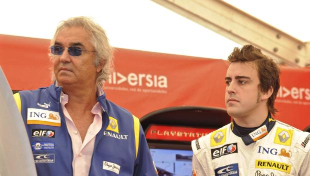 Fernando Alonso y Flavio Briatore durante la temporada 2008