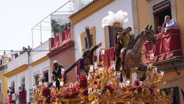 El Santísimo Cristo de las Tres Caídas de la Hermandad de la Esperanza de Triana, en la mañana del Viernes Santo de 2022