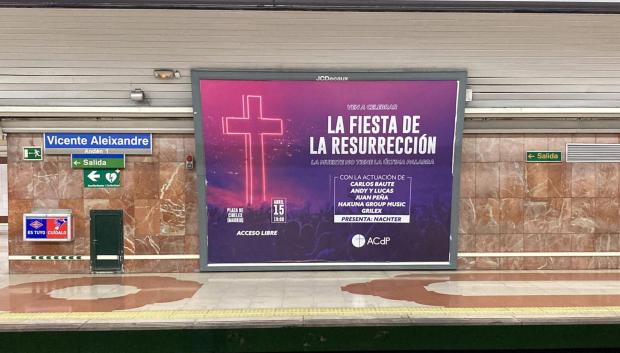 Cartel de la Fiesta de la Resurrección en el Metro de Madrid