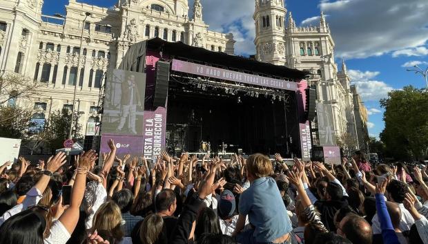 Publico fiesta resurrección