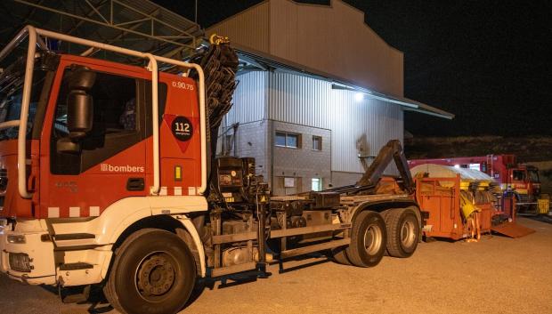 Centro de mando de Bombers de la Generalitat en Maials (Lérida) por el incendio declarado en Mequinenza (Zaragoza)