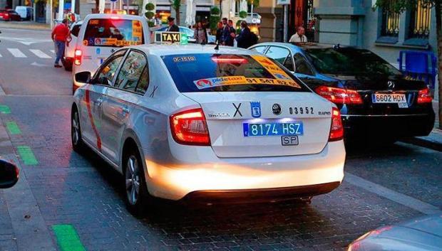 Las placas azules sólo son obligatorias en la parte trasera