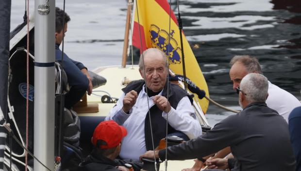 El Rey Juan Carlos a bordo del Bribón en Sanxenxo