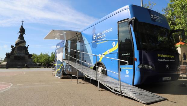 El autobús adaptado de Clece en Valladolid.