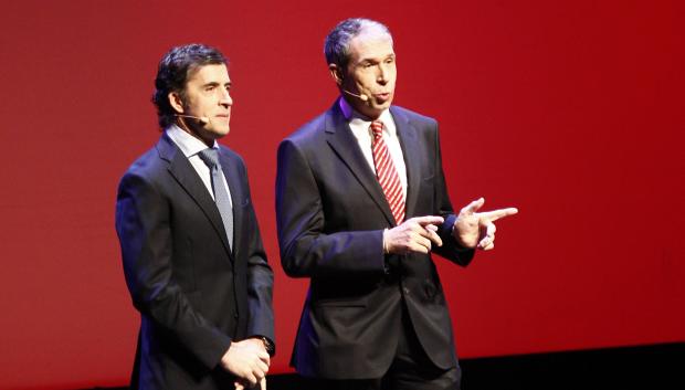 Pedro Delgado y Carlos de Andrés, comentaristas habituales de ciclismo en TVE