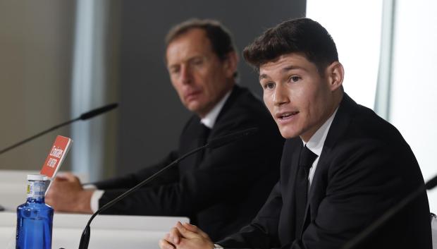 Fran García, junto a Emilio Butragueño, en su presentación