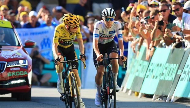 Pogacar y Vingegaard, durante la decimoquinta etapa del Tour de Francia