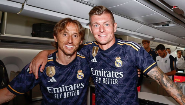 Modric y Kroos, con la nueva camiseta del Real Madrid