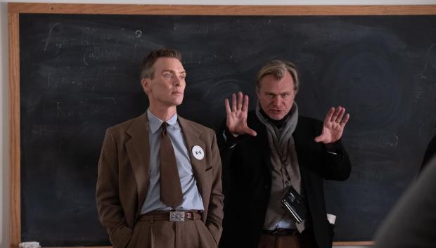Cillian Murphy (Robert Oppenheimer) y Christopher Nolan, durante el rodaje de Oppenheimer