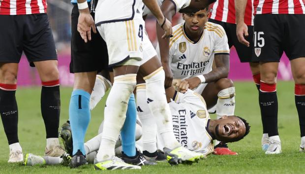 Militao se ha retirado con mucho dolor del primer partido del Real Madrid en Liga