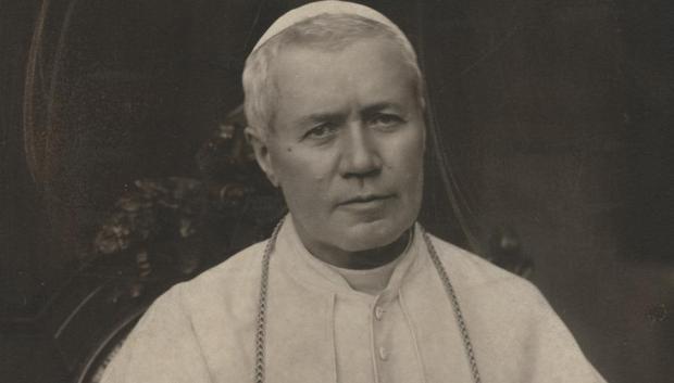 Pio X el día de su coronación como Papa