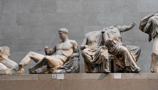 Algunos de los mármoles del Partenón, actualmente en exhibición en el Museo Británico de Londres