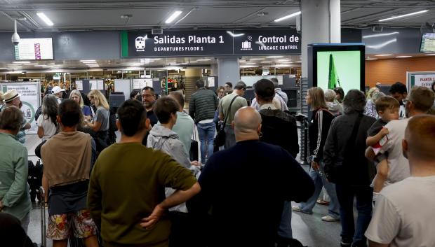 Renfe recuerda que los viajeros afectados por la DANA pueden cambiar o anular los billetes sin gastos