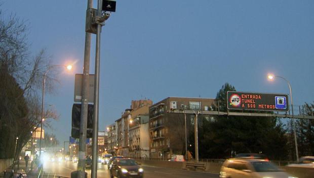 La A5 a su entrada y salida de Madrid combina radares de tramo y convencionales