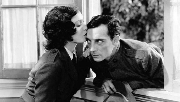 Conchita Montenegro y Buster Keaton en la película 'De frente, marchen' (1930)