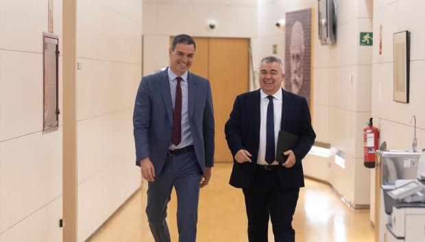 El candidato socialista, Pedro Sánchez, con el secretario de Organización del PSOE, Santos Cerdán