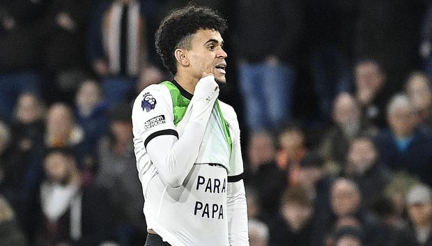 Luís Díaz, jugador colombiano del Liverpool, marcó el 1-1 frente al Luton y se lo dedicó a su padre secuestrado