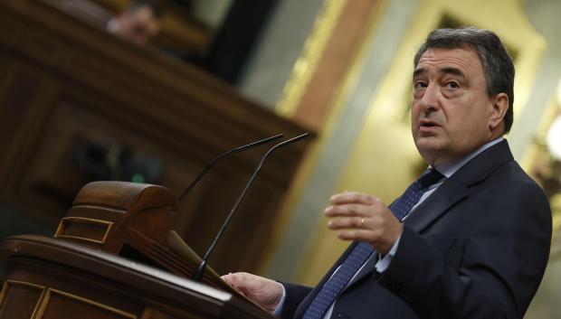 Aitor Esteban, durante el debate de investidura