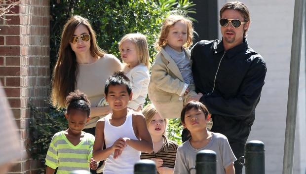 The Jolie-Pitt family headed out in New Orleans, Louisiana on March 20, 2011. In the image Angelina Jolie, Brad Pitt, Pax Jolie-Pitt, Maddox Jolie-Pitt, Vivienne Jolie-Pitt, Zahara Jolie-Pitt, Knox Jolie-Pitt and Shiloh Jolie-Pitt.