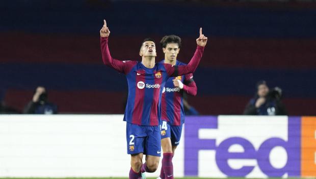 Joao Cancelo y Joao Félix, salvadores del Barça en este duelo ante el Oporto.
