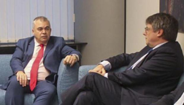 Carles Puigdemont y Santos Cerdán en la reunión en el Parlamento Europeo