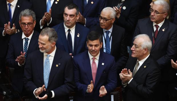 El Rey Felipe VI durante la toma de posesión de Javier Milei en Argentina