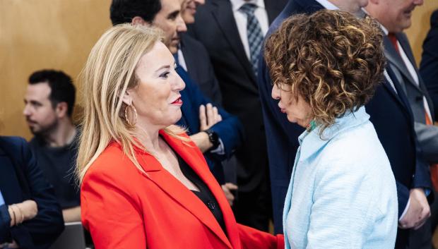 La consejera de Economía, Carolina España, y la vicepresidenta cuarta y ministra de Hacienda, María Jesús Montero, este lunes en Madrid en la reunión del Consejo de Política Fiscal y Financiera (CPFF)