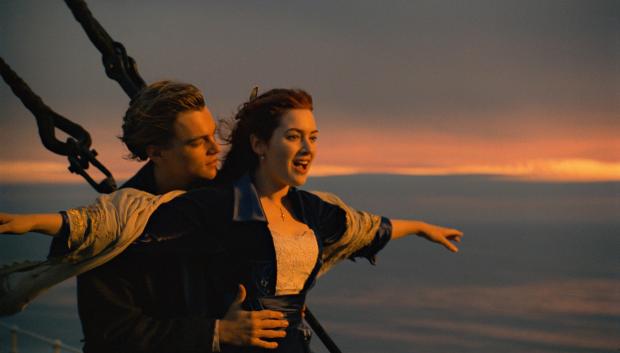 TITANIC, from left: Leonardo DiCaprio, Kate Winslet, 1997. TM & Copyright ©20th Century Fox Film Corp. All rights reserved./Courtesy Everett Collection
1990s movies 1997 movies 4MMR12 Arms outstretched Couple Dicaprio,leonardo Exterior Movies PvVAM Red hair Ship Ste-DOM Winslet,kate