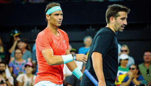 Rafa Nadal, con Marc López, en su regreso a las pistas en la competición de dobles