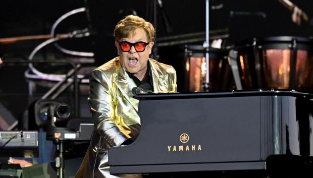Elton John durante su concierto en Glastonbury en 2023