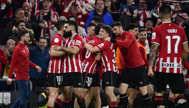 Los jugadores del Athletic celebran el pase a las semifinales de Copa