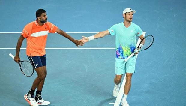 Matthew Ebden y Rohan Bopanna durante las semifinales del Open de Australia