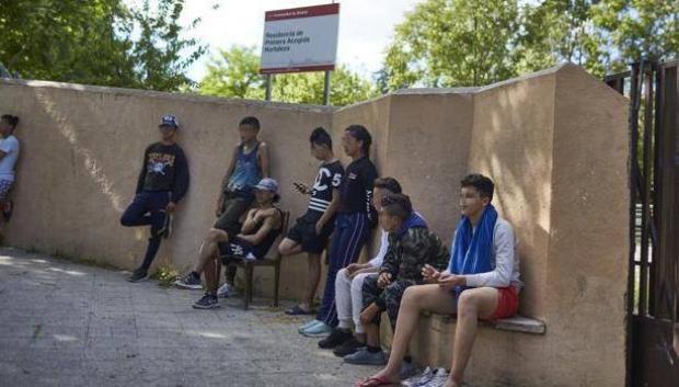 Varios menas en el centro de Hortaleza