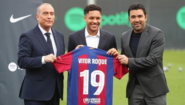 Deco, a la derecha de la imagen, en la presentación de Vítor Roque