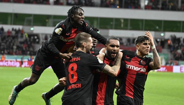 Los jugadores del Bayer Leverkusen celebran la victoria ante el Bayern