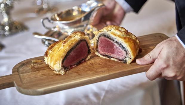 Solomillo Wellington con patatas a la inglesa