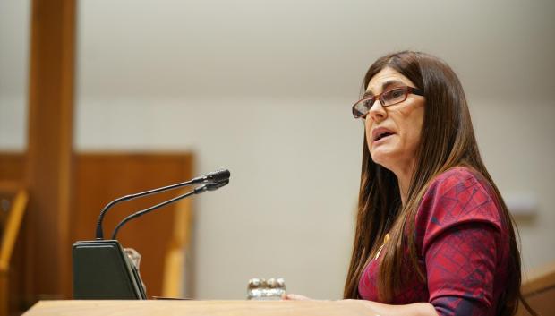 La portavoz del grupo parlamentario Elkarrekin Podemos-IU, Miren Gorrotxategi, interviene durante una sesión plenaria, en el Parlamento Vasco, a 15 de febrero de 2024, en Vitoria, Álava, País Vasco (España). El Pleno del Parlamento Vasco ha aprobado hoy la modificación de la ley trans vasca de 2012 con el voto a favor de todos los grupos impulsores de esta iniciativa (PNV, PSE-EE, EH Bildu y Elkarrekin Podemos-IU). Esta modificación se aprueba a la vez que la ley de infancia y adolescencia, que aglutina normas anteriores y pretende dotar de una mayor presencia y escucha a los menores. La reforma pretende evitar que se repitan casos como el de Ekai Lersundi, un chico trans de 16 años que se suicidó hace hoy seis años por la demora al recibir su tratamiento hormonal.
15 FEBRERO 2024;VITORIA;ÁLAVA;PAÍS VASCO;REFORMA LEY TRANS;PARLAMENTO VASCO;EKAI NIÑO
Iñaki Berasaluce / Europa Press
15/2/2024