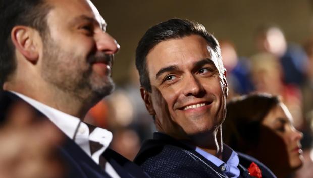 El exministro Ábalos junto a Pedro Sánchez