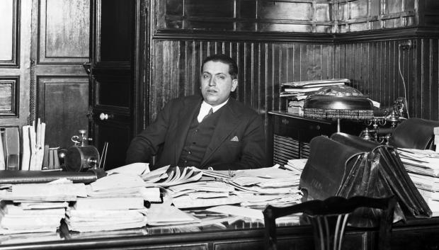 Una de las últimas fotos del diputado José Calvo Sotelo en su despacho de Madrid, en el año 1936.